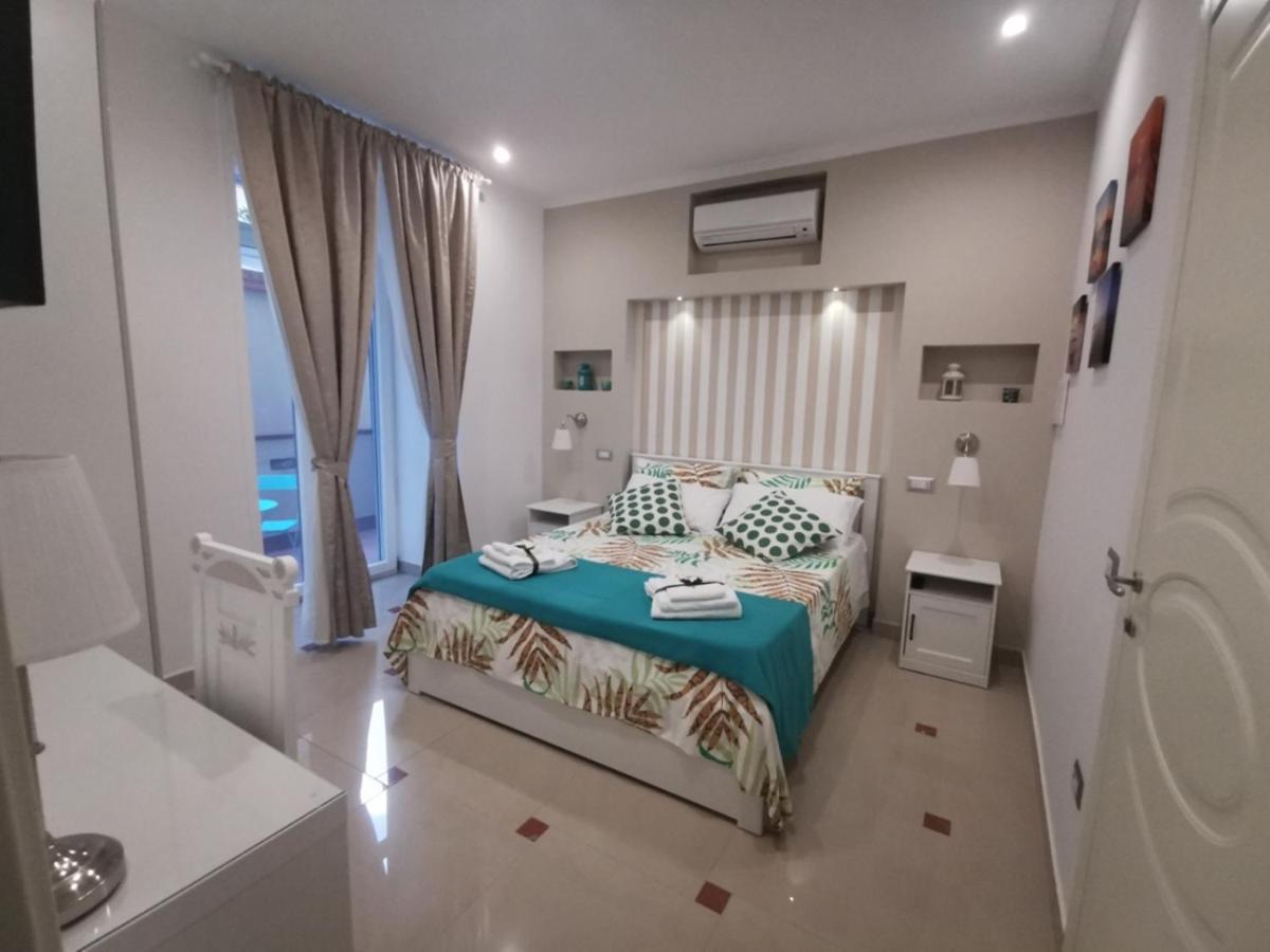 Le Stanze Di Eli E Gio Panzió Castellammare di Stabia Kültér fotó