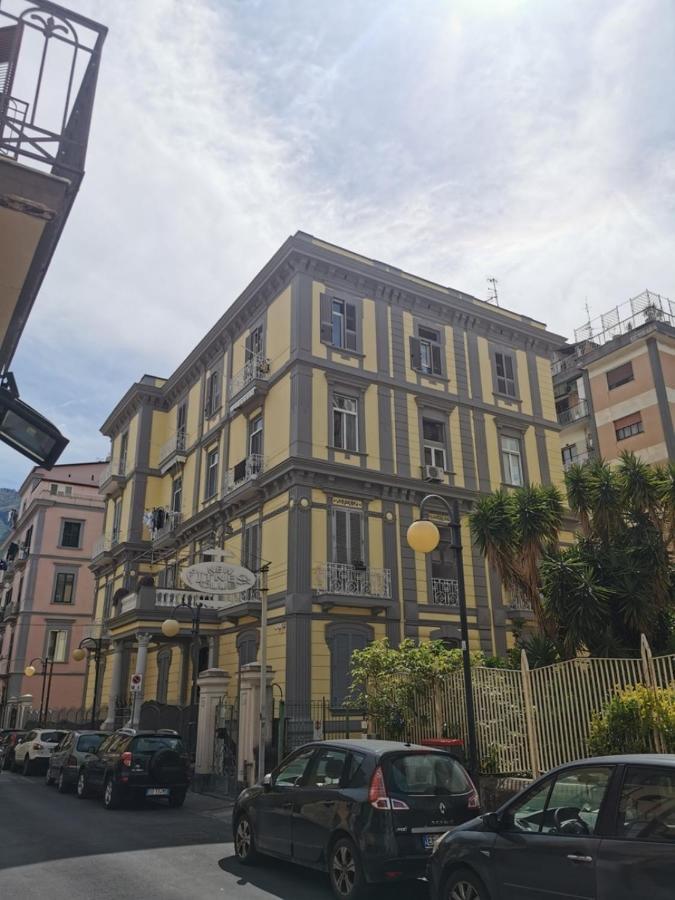 Le Stanze Di Eli E Gio Panzió Castellammare di Stabia Kültér fotó